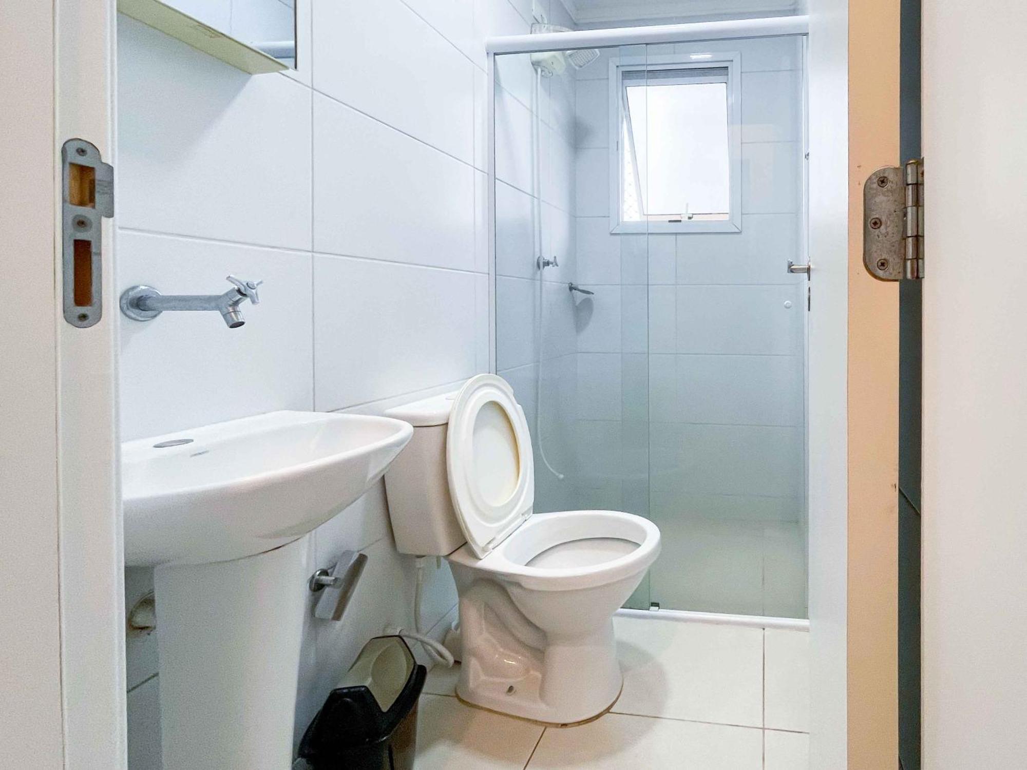 Ubatuba, Ar, Varanda Gourmet, Piscinas E 300mt Apartamento *