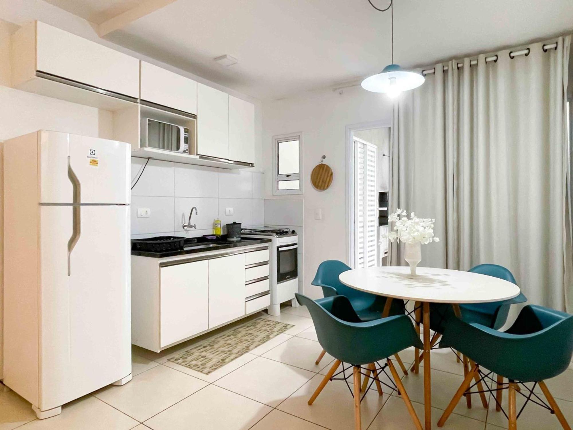 Ubatuba, Ar, Varanda Gourmet, Piscinas E 300mt Apartamento