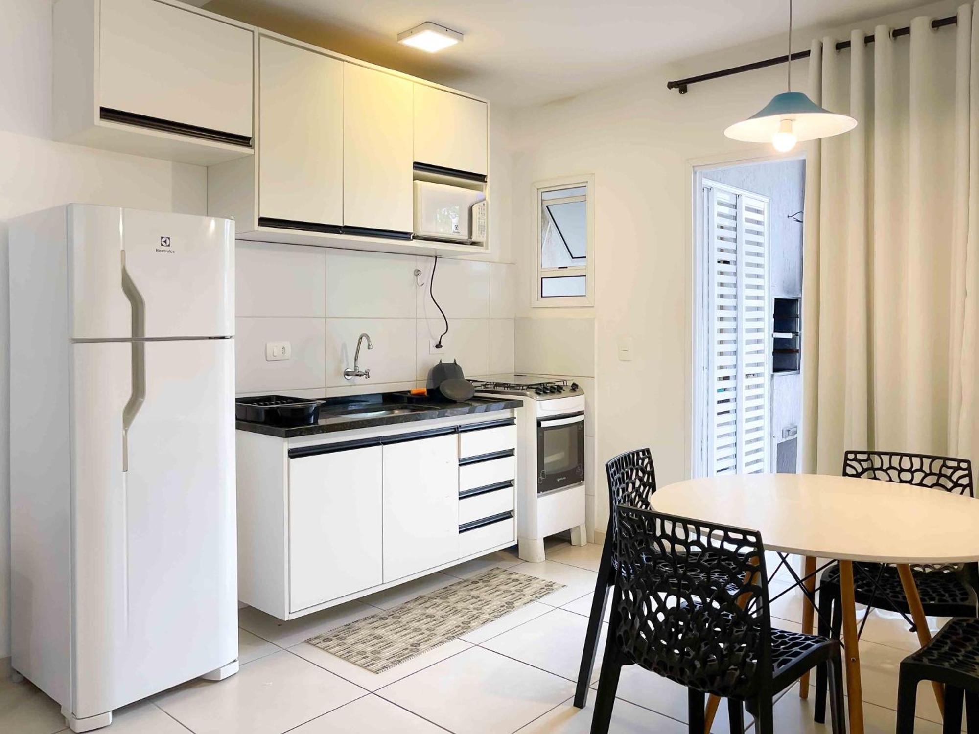 Ubatuba, Ar, Varanda Gourmet, Piscinas E 300mt Apartamento