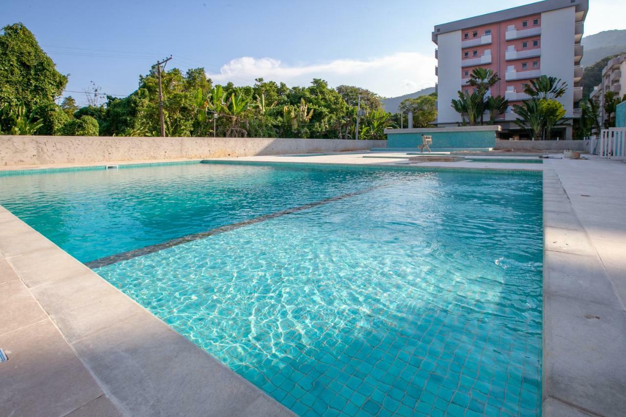 Apartamento Ubatuba, Ar, Varanda Gourmet, Piscinas E 300mt Ubatuba